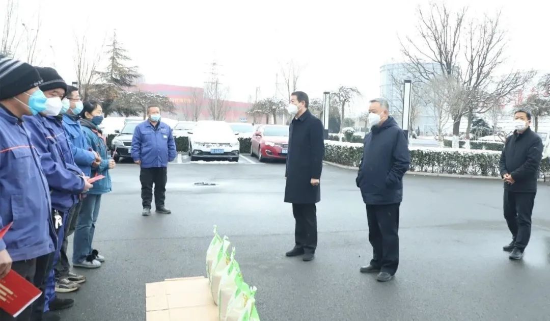 王宝玉书记到米兰官方注册_米兰（中国）看望慰问职工和劳模李静敏