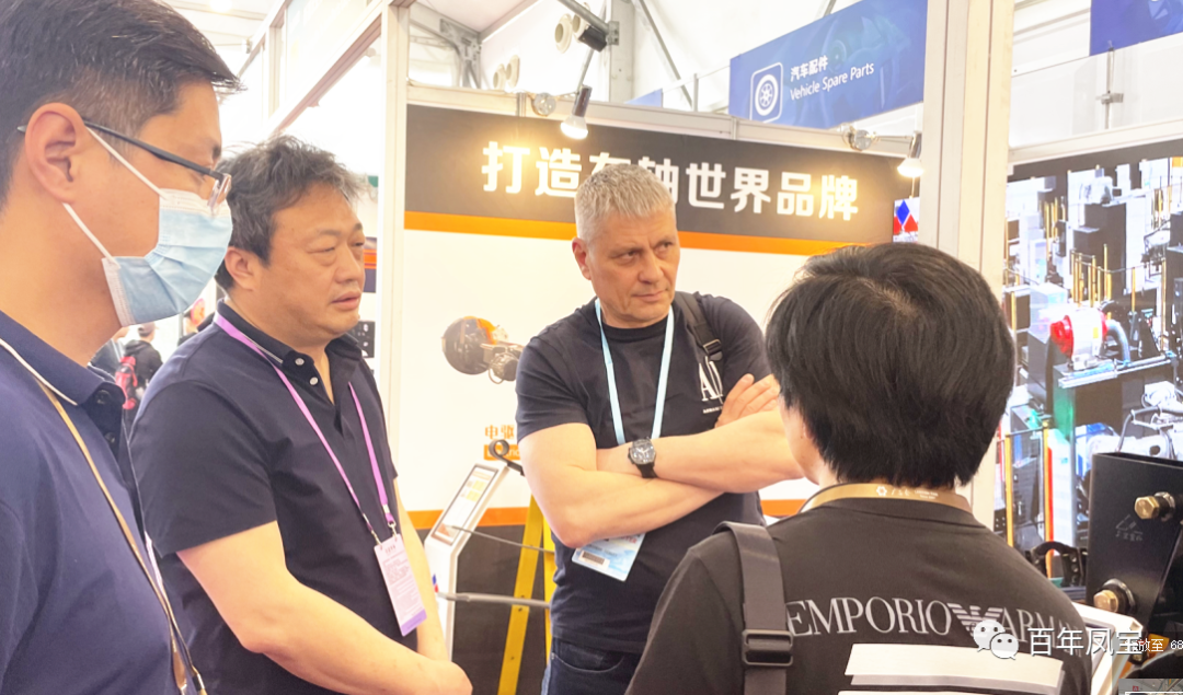 米兰官方注册_米兰（中国）重科亮相133届广交会